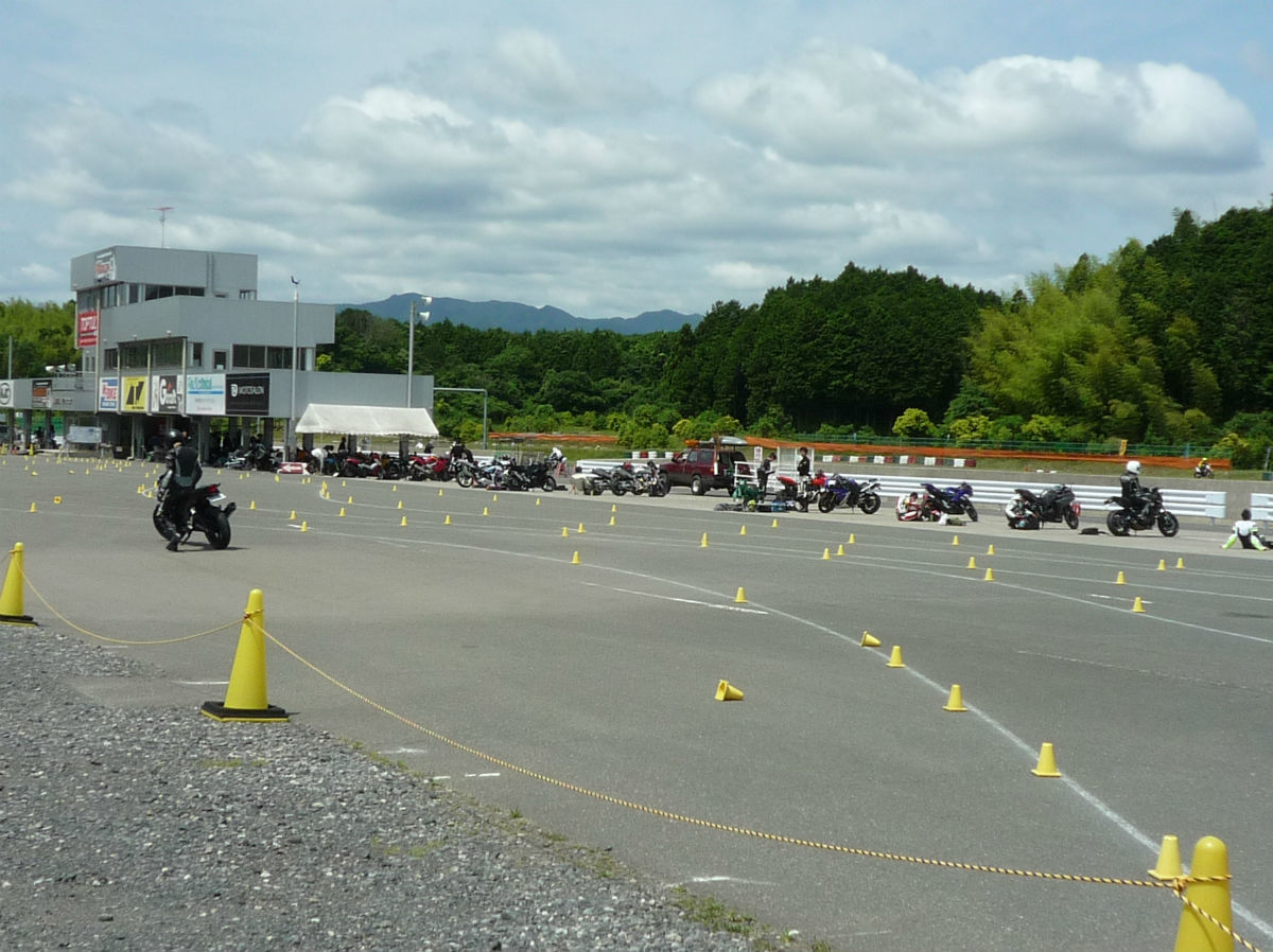 サーキットにやっと行けました ヌルライダーのバイク日記 ブルターレ１０９０ほか