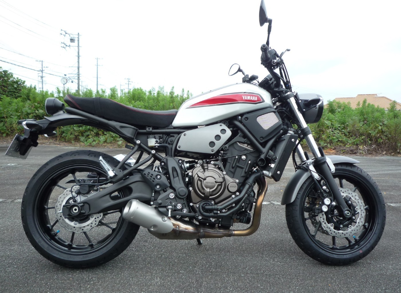 Xsr700 sv650 deals